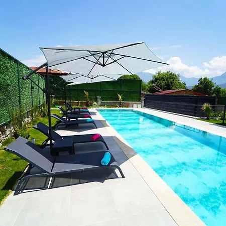 Mamon Luxury Life *